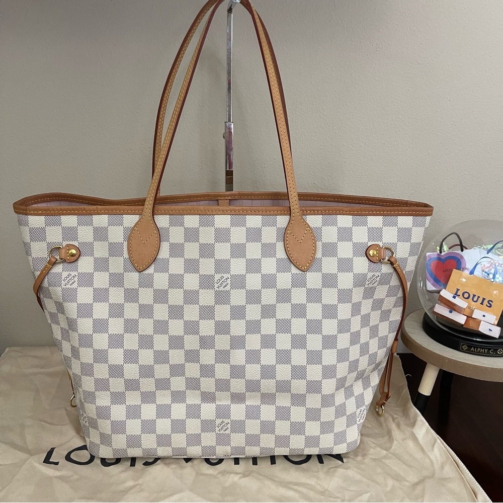 Louis Vuitton Neverfull MM with Pouch, Damier Azur, rose ballerine interior